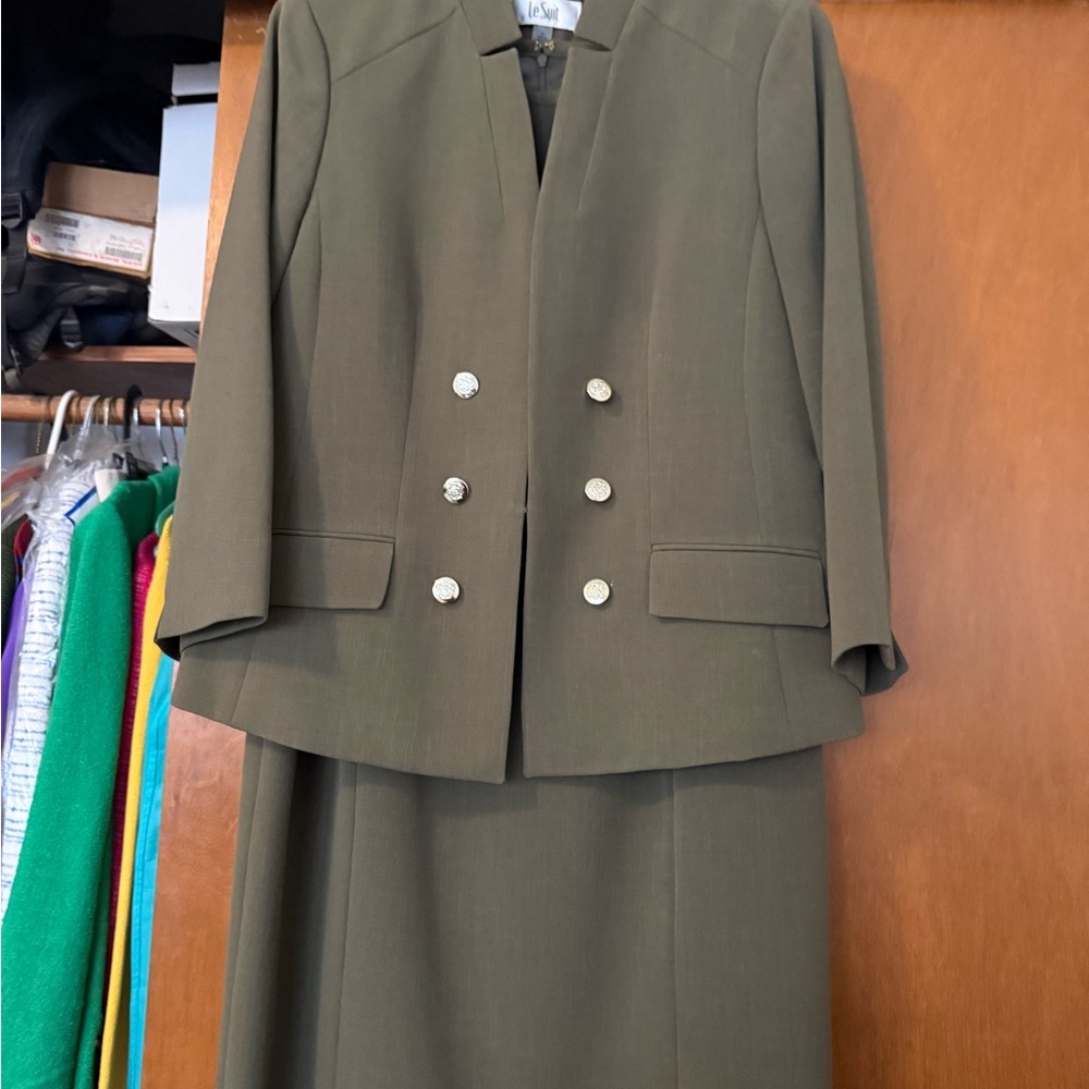 Le Suit Olive Green Double-Breasted Blazer